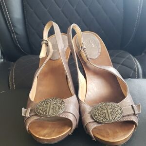 Frye Dolly Metal Sling Heels Wood Block size 8.5